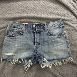 501 Levi’s JEAN SHORTS SIZE 31